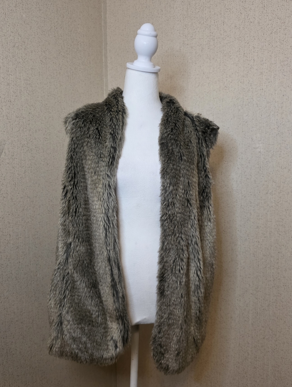 Sebby  Faux Fur & Knit Taupe Designer Vest Jacket Sweater Women’s